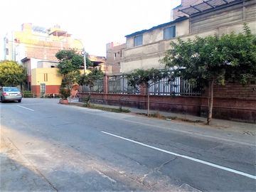 Excelente Terreno en Esquina con zonificación RDM hasta 7 pisos $477,400 A.T. 341 mt.