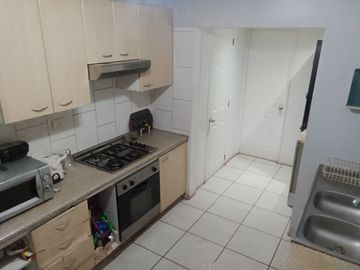 Acogedora Casa de 4D-3B-2E en Villa Jardines de Santa María, Maipú.