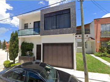 Casa En Venta En Col. Bosques Del Pedregal, San Cristobal De Las Casas, Chiapas.