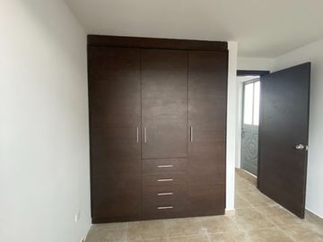 Casa en Venta en Conjunto Habitacional Di Torino – Sector Conocoto, Quito
