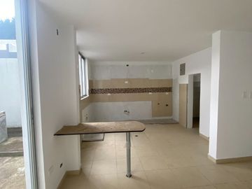 Casa en Venta en Conjunto Habitacional Di Torino – Sector Conocoto, Quito