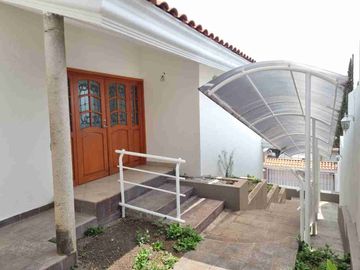 se vende casa  para familia grande   por el cerro del tesoro.  fracc consolidado  cerca de periférico sur  las águilas cruz del sur  López Mateos