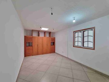 se vende casa  para familia grande   por el cerro del tesoro.  fracc consolidado  cerca de periférico sur  las águilas cruz del sur  López Mateos
