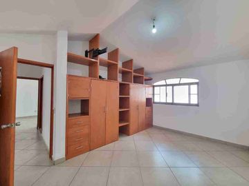 se vende casa  para familia grande   por el cerro del tesoro.  fracc consolidado  cerca de periférico sur  las águilas cruz del sur  López Mateos
