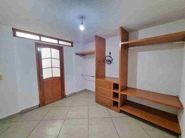 se vende casa  para familia grande   por el cerro del tesoro.  fracc consolidado  cerca de periférico sur  las águilas cruz del sur  López Mateos