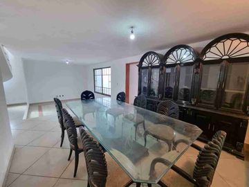 se vende casa  para familia grande   por el cerro del tesoro.  fracc consolidado  cerca de periférico sur  las águilas cruz del sur  López Mateos