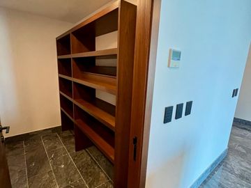 ÚNICO DEPARTAMENTO CON LA MEJOR VISTA DE SHARK TOWER, LADO FRONTAL AL MAR Y CANALES, PRECIO DE OPORTUNIDAD