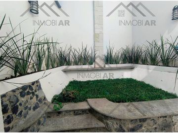 CASA EN VENTA CON 2 PLANTAS UBICADA EN NORTE 10 ORIZABA, VERACRUZ