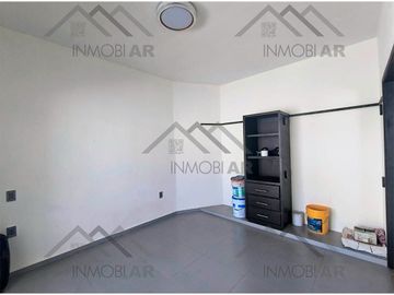 CASA EN VENTA CON 2 PLANTAS UBICADA EN NORTE 10 ORIZABA, VERACRUZ