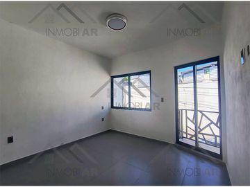 CASA EN VENTA CON 2 PLANTAS UBICADA EN NORTE 10 ORIZABA, VERACRUZ