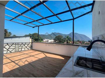 CASA EN VENTA CON 2 PLANTAS UBICADA EN NORTE 10 ORIZABA, VERACRUZ