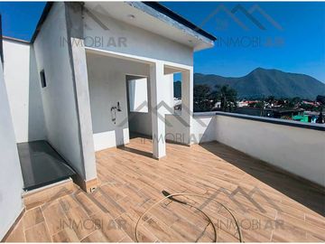 CASA EN VENTA CON 2 PLANTAS UBICADA EN NORTE 10 ORIZABA, VERACRUZ