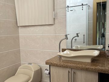 GUAYLLABAMBA CASA QUINTA DE VENTA