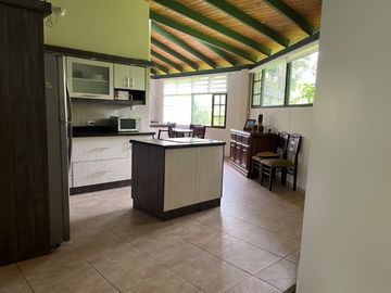 GUAYLLABAMBA CASA QUINTA DE VENTA