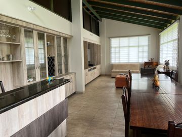 GUAYLLABAMBA CASA QUINTA DE VENTA