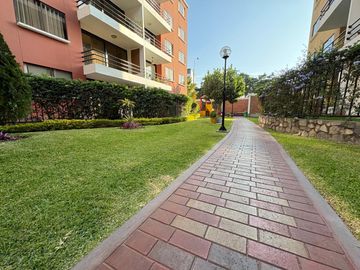 Soleado y Tranquilo Dpto con Terraza Cerca a Upc en Monterrico, Alquiler Surco
