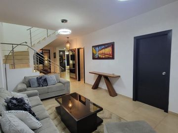 En Venta Lujosa y Moderna Casa full amoblada en Ciudad Celeste, nuevas etapas, Samborondon