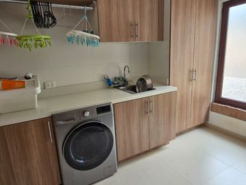 Calle Alegre, casa en condominio