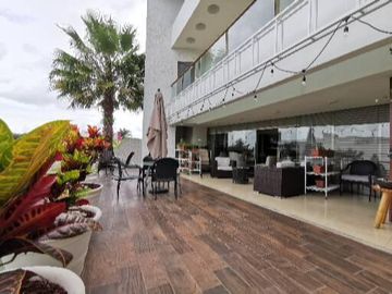 Casa amplia y elegante en Fracc Residencial del Lago