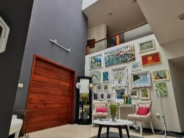 Casa amplia y elegante en Fracc Residencial del Lago