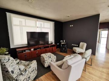 Casa amplia y elegante en Fracc Residencial del Lago