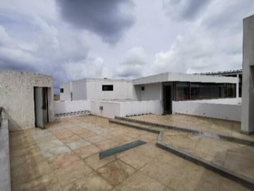 Casa amplia y elegante en Fracc Residencial del Lago