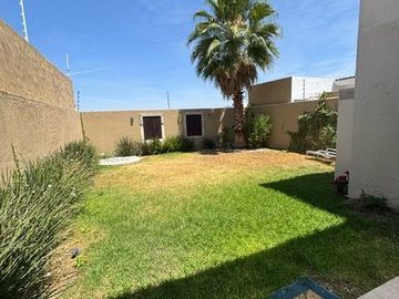 CUMBRES DEL LAGO JURIQUILLA EXCELENTE CASA CON 340 M2 CONSTRUCCION 3 RECAMARAS 3 GARAGES JARDIN
