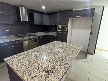CUMBRES DEL LAGO JURIQUILLA EXCELENTE CASA CON 340 M2 CONSTRUCCION 3 RECAMARAS 3 GARAGES JARDIN