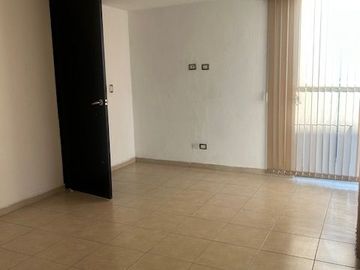 CUMBRES DEL LAGO JURIQUILLA EXCELENTE CASA CON 340 M2 CONSTRUCCION 3 RECAMARAS 3 GARAGES JARDIN