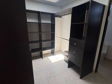 CUMBRES DEL LAGO JURIQUILLA EXCELENTE CASA CON 340 M2 CONSTRUCCION 3 RECAMARAS 3 GARAGES JARDIN