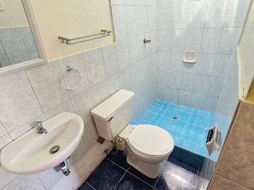 Venta Casa Para Vivienda en Inversion de 3 Pisos en Surco, Encalada, Primavera