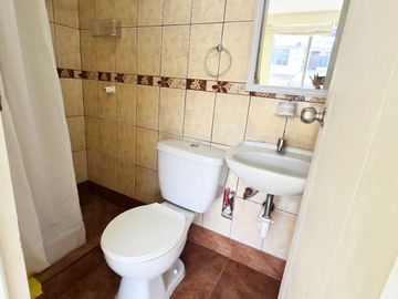 Venta Casa Para Vivienda en Inversion de 3 Pisos en Surco, Encalada, Primavera