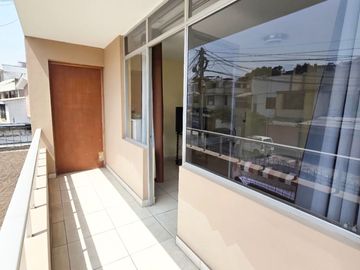 Venta Casa Para Vivienda en Inversion de 3 Pisos en Surco, Encalada, Primavera