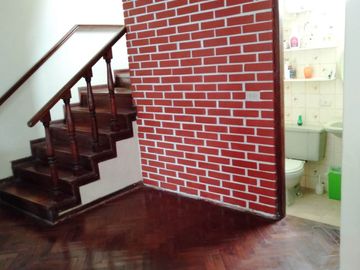 ALQUILO ACOGEDORA CASA EN SAN MIGUEL – ¡CERCA DE PLAZA SAN MIGUEL! 🏡