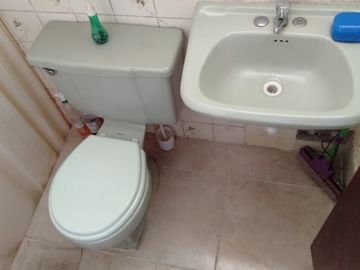 ALQUILO ACOGEDORA CASA EN SAN MIGUEL – ¡CERCA DE PLAZA SAN MIGUEL! 🏡