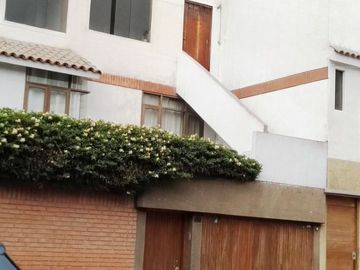 ALQUILO ACOGEDORA CASA EN SAN MIGUEL – ¡CERCA DE PLAZA SAN MIGUEL! 🏡