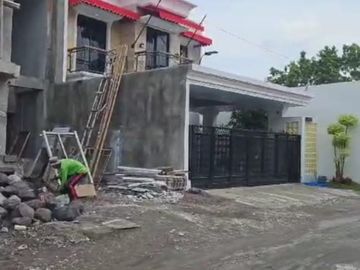 DIJUAL RUMAH 2 LANTAI DENGAN KOLAM RENANG DI GODEAN
