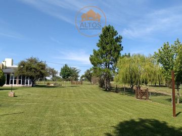 CASA CON PILETA EN TERRENO ESQ 3.000M2-BARRIO RESIDENCIAL-POTRERO DE GARAY-CORDOBA-ESCRITURA