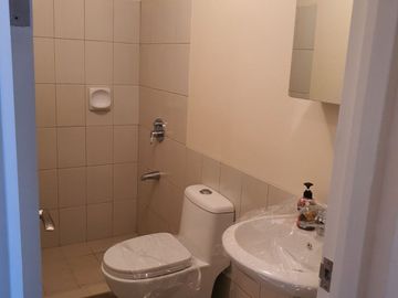 Nice View 1 Bedroom Condo with Parking in Torre De Manila near Luneta Park and Makati