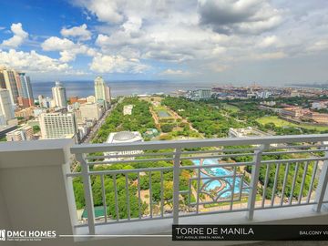 Nice View 1 Bedroom Condo with Parking in Torre De Manila near Luneta Park and Makati
