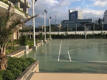 Nice View 1 Bedroom Condo with Parking in Torre De Manila near Luneta Park and Makati