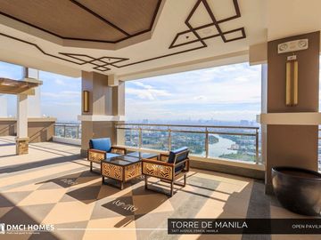 Nice View 1 Bedroom Condo with Parking in Torre De Manila near Luneta Park and Makati