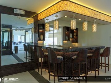 Nice View 1 Bedroom Condo with Parking in Torre De Manila near Luneta Park and Makati