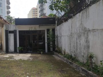Rumah Hitung Tanah Golongan C di Jalan Surabaya Menteng