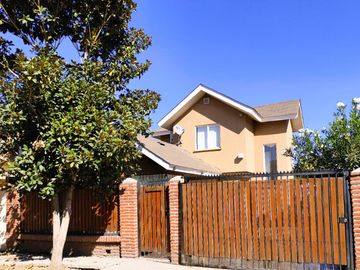 ¡Oportunidad en Estancia Liray, Colina! Zona tranquila, segura y conectada. Ideal para familias que buscan calidad de vida.