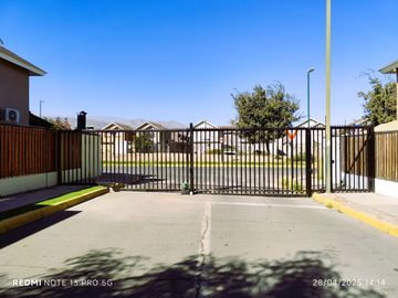 ¡Oportunidad en Estancia Liray, Colina! Zona tranquila, segura y conectada. Ideal para familias que buscan calidad de vida.