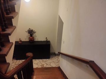 Se Vende Casa De 200 M2 Como Terreno Para Construir Un Edificio De Cinco Pisos