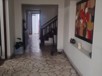 Se Vende Casa De 200 M2 Como Terreno Para Construir Un Edificio De Cinco Pisos