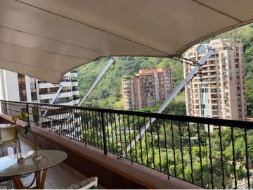 VENDO APARTAMENTO EN EL OESTE PRECIO DE OPORTUNIDAD, AREA 363.96M2  MAS 96M2 DE TERRAAZA