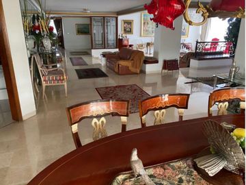 VENDO APARTAMENTO EN EL OESTE PRECIO DE OPORTUNIDAD, AREA 363.96M2  MAS 96M2 DE TERRAAZA
